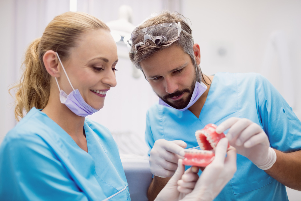 Implants vs Dentures – What Works Better for Fresno Seniors?