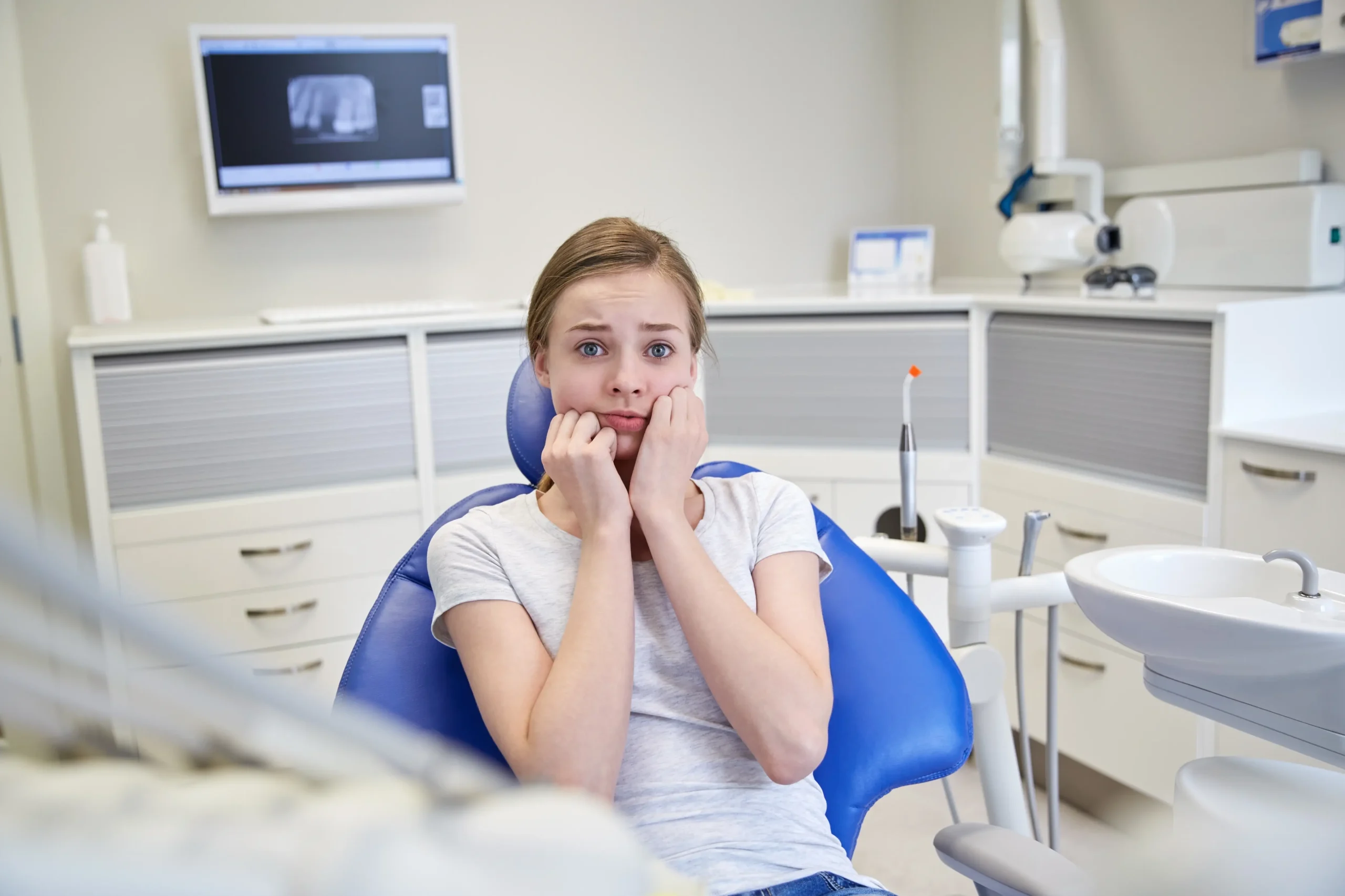 Severe Tooth Pain in Fresno CA – When to Visit an Emergency Dentist
